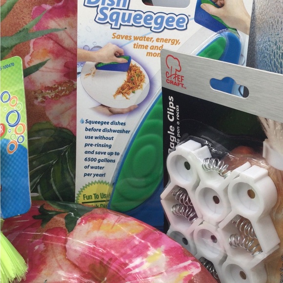 Handy dandy kitchen tool bundle. New - Picture 7 of 14